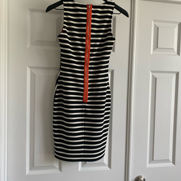 Karen Millen Dress - Picture 5 of 11